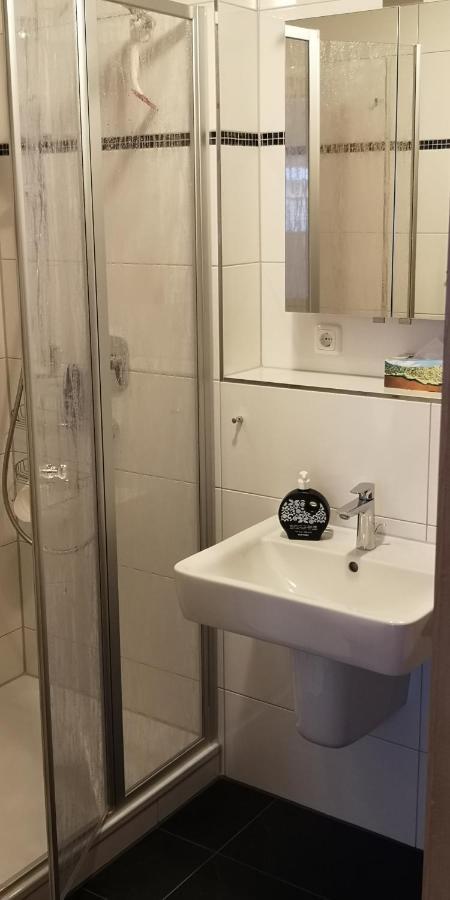 Zentrale Und Strandnahe Ferienwohnung In Kuehlungsborn Ost Екстериор снимка